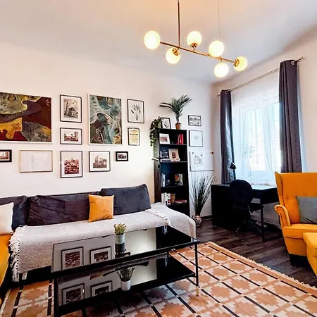 Park Apartment *